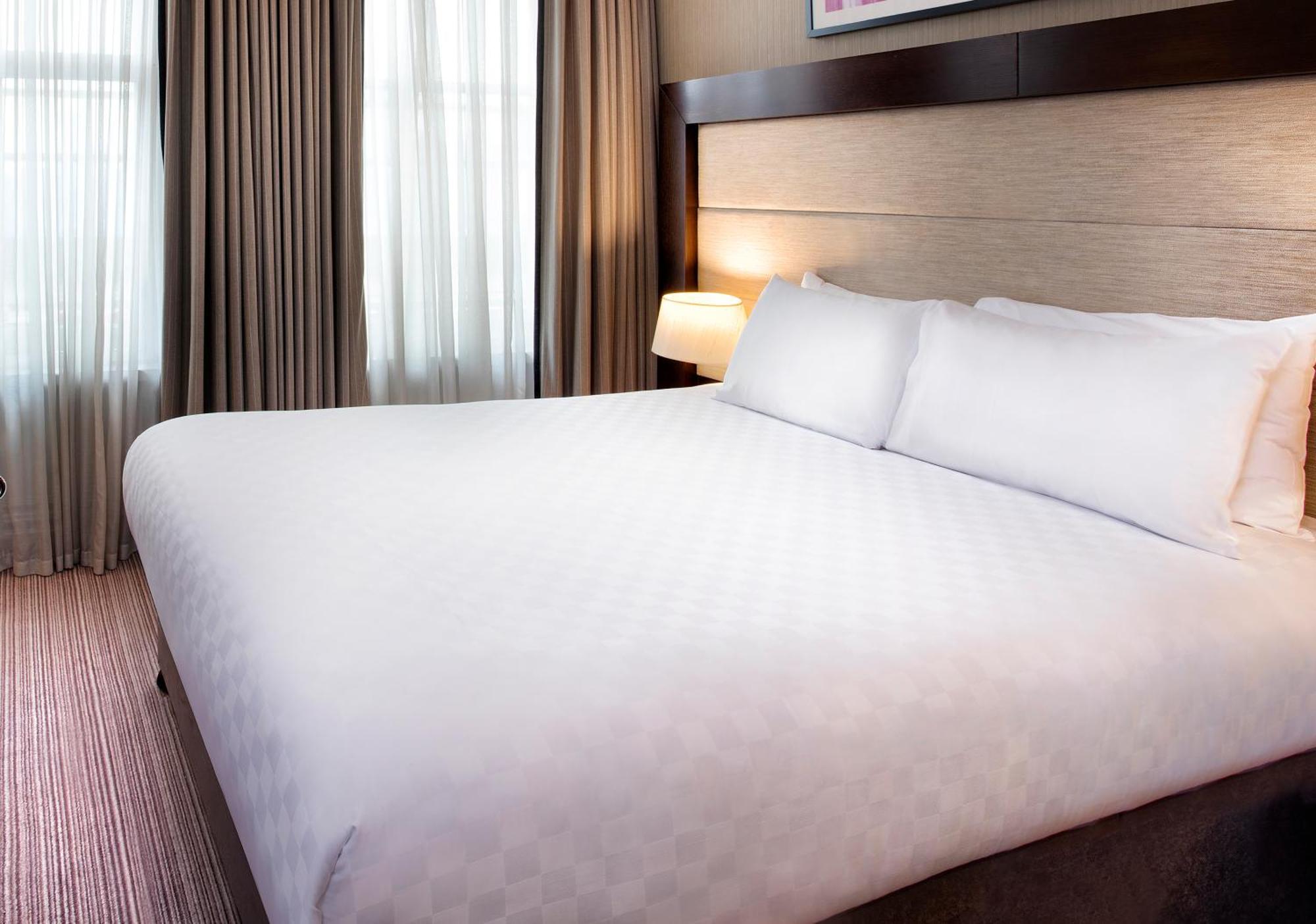 Leonardo Hotel Кардиф Стая снимка