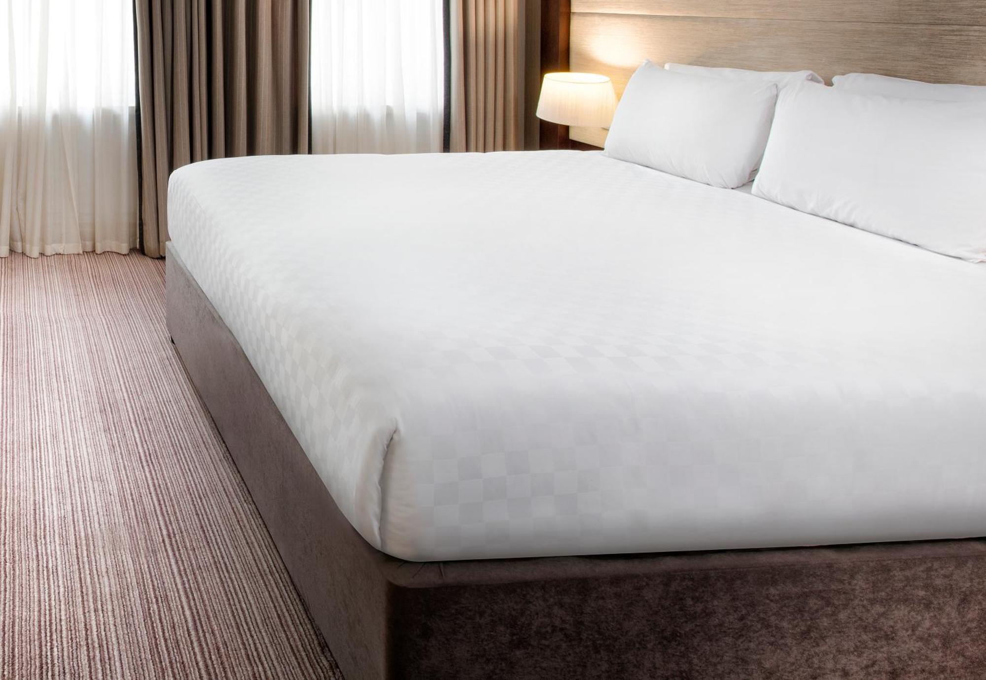 Leonardo Hotel Кардиф Стая снимка