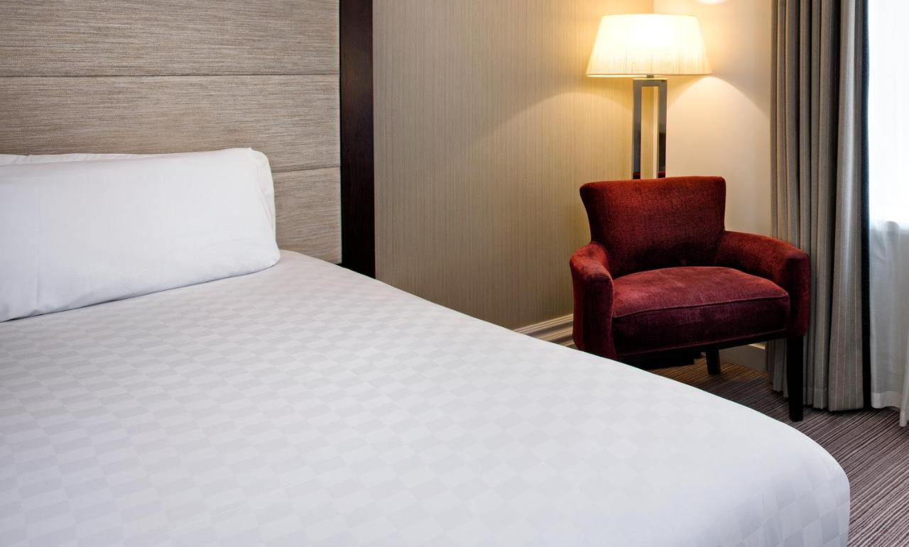 Leonardo Hotel Кардиф Стая снимка